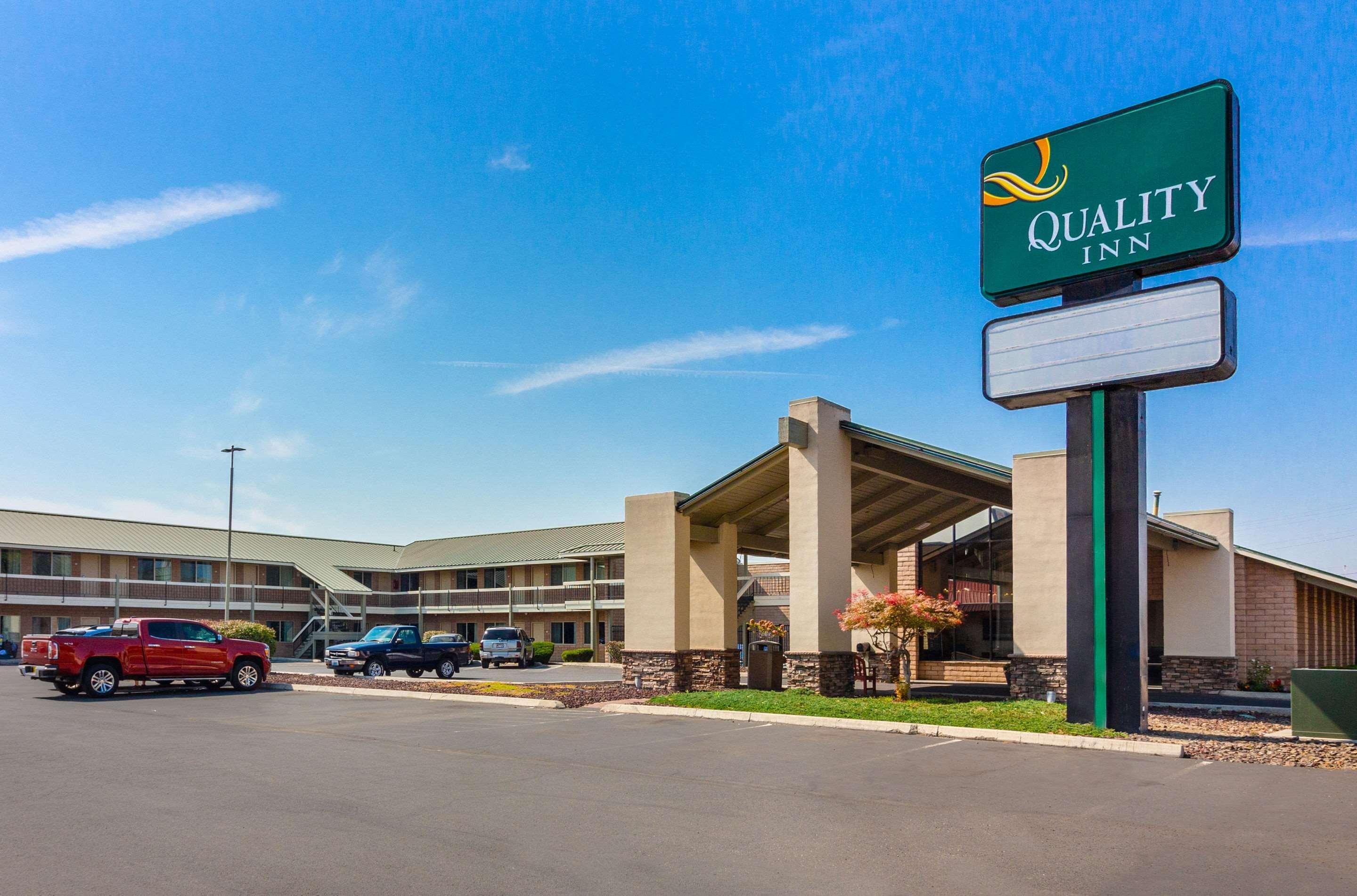 Quality Inn Yakima Near State Fair Park Exterior photo